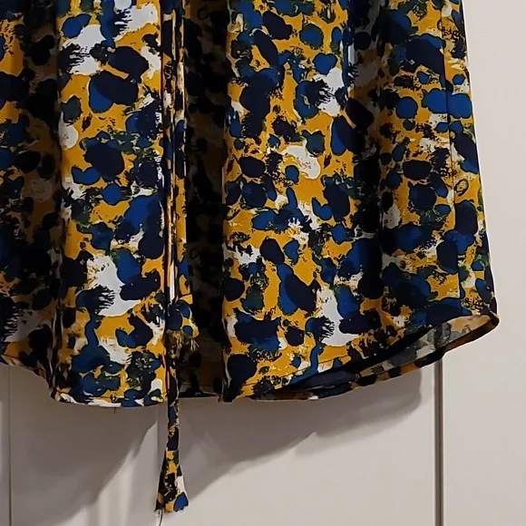 H&M Tunic Mini Dress Sz 8 Multi Abstract Flutter Sleeve V-Neck Pintucked Flowy - Picture 4 of 10